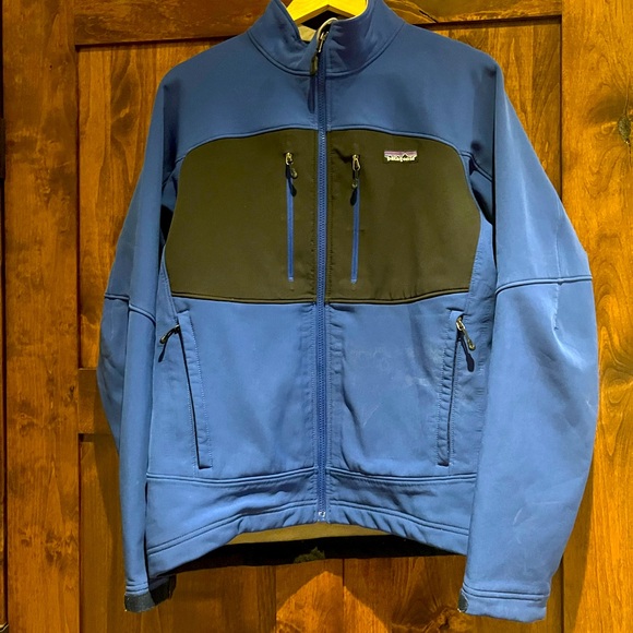 Patagonia men’s medium soft shell. Good condition. Blue and black. - Picture 8 of 15